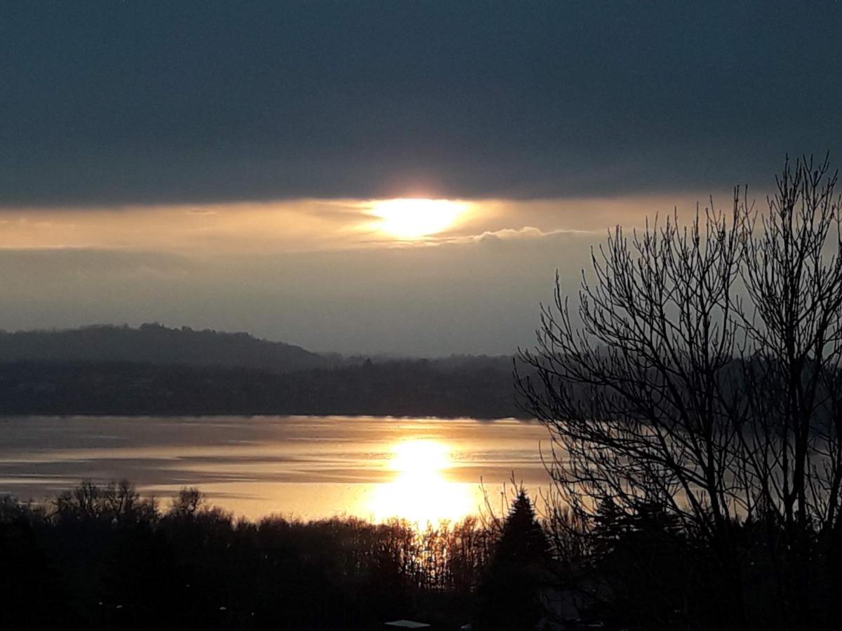 Tramonto Al Lago Lägenhet Gavirate Exteriör bild